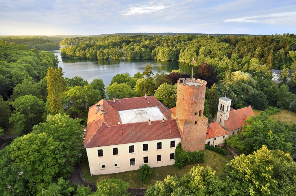 1.4.-zamek-w-agowie